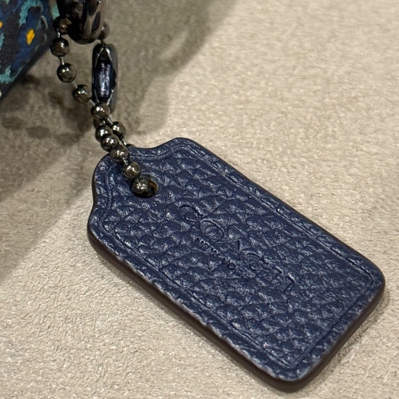 Coach Yankee Floral Double Zip Clutch - Like New - Picture 4 of 7